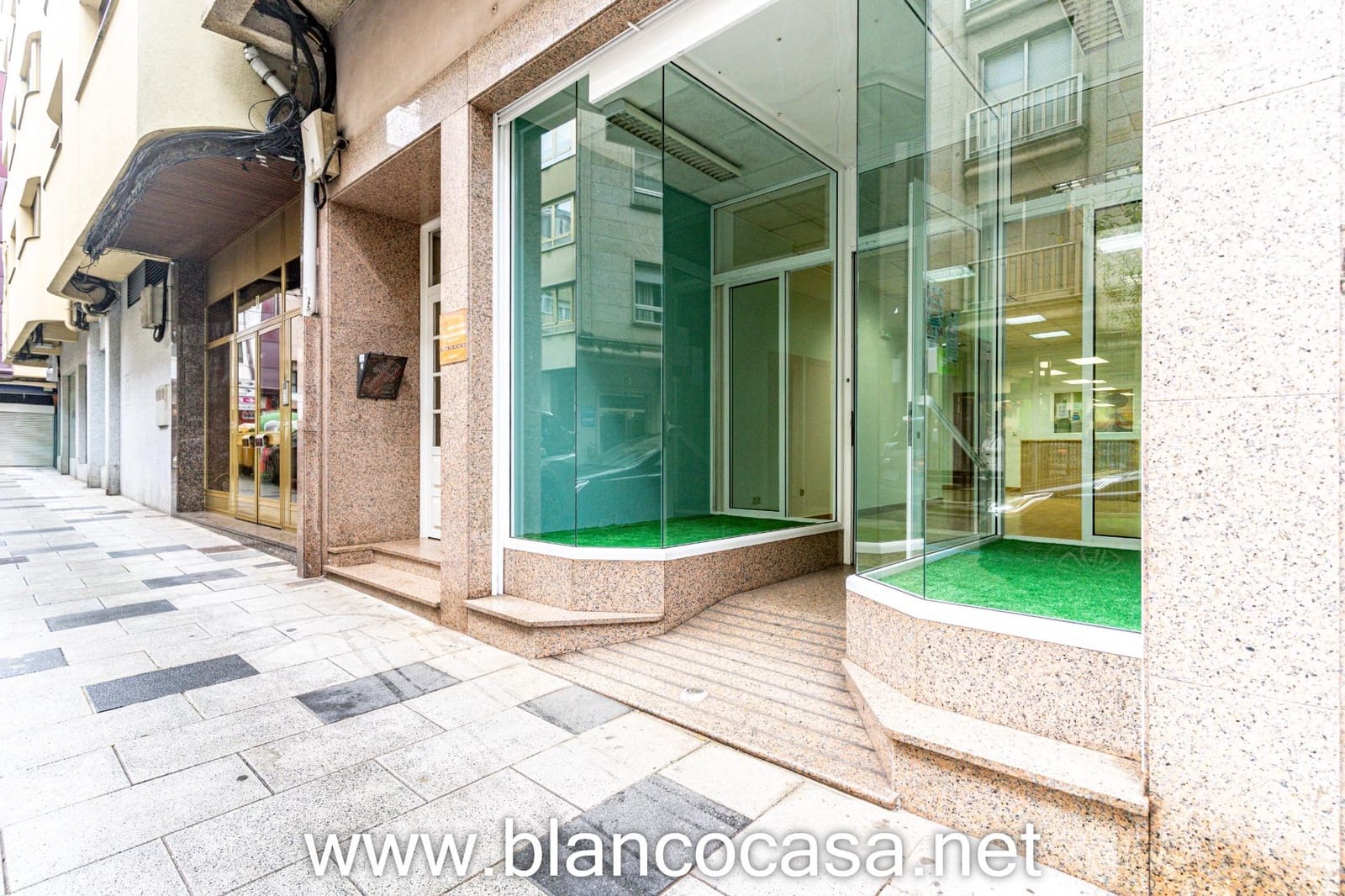 Erhverv til leje i Carballo - € 450 (Ref: 9383415)