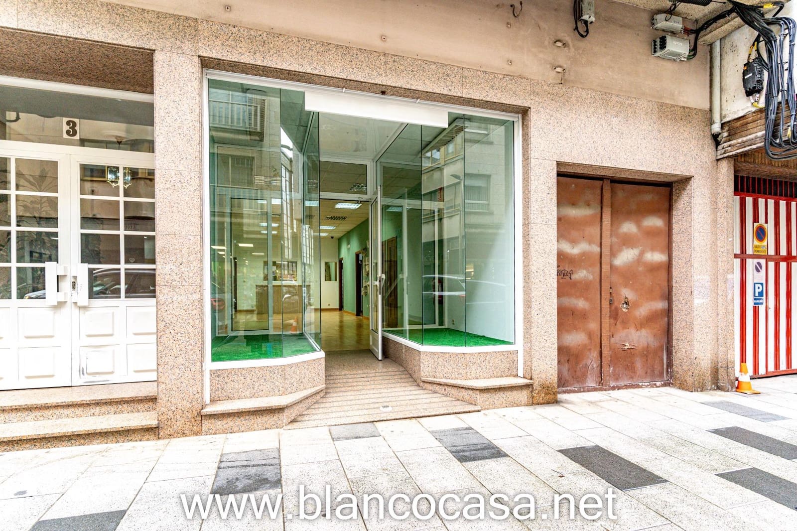 Erhverv til leje i Carballo - € 450 (Ref: 9383415)