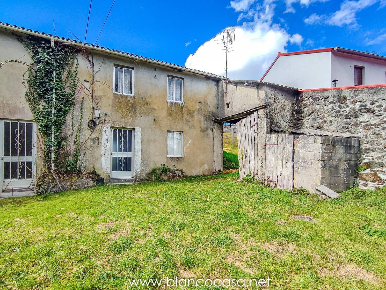 5 quarto Quinta/Casa Rural para venda em Carballo com garagem - 59 900 € (Ref: 9383419)