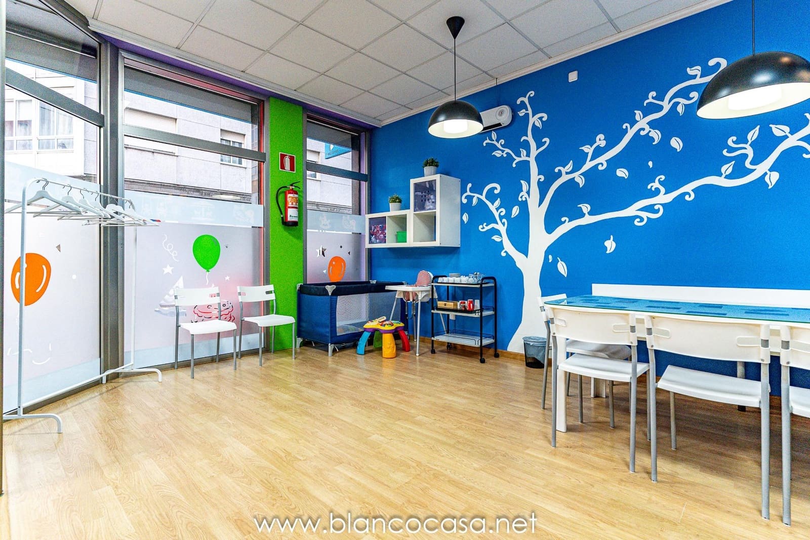 Business for rent in Carballo - € 600 (Ref: 9383421)