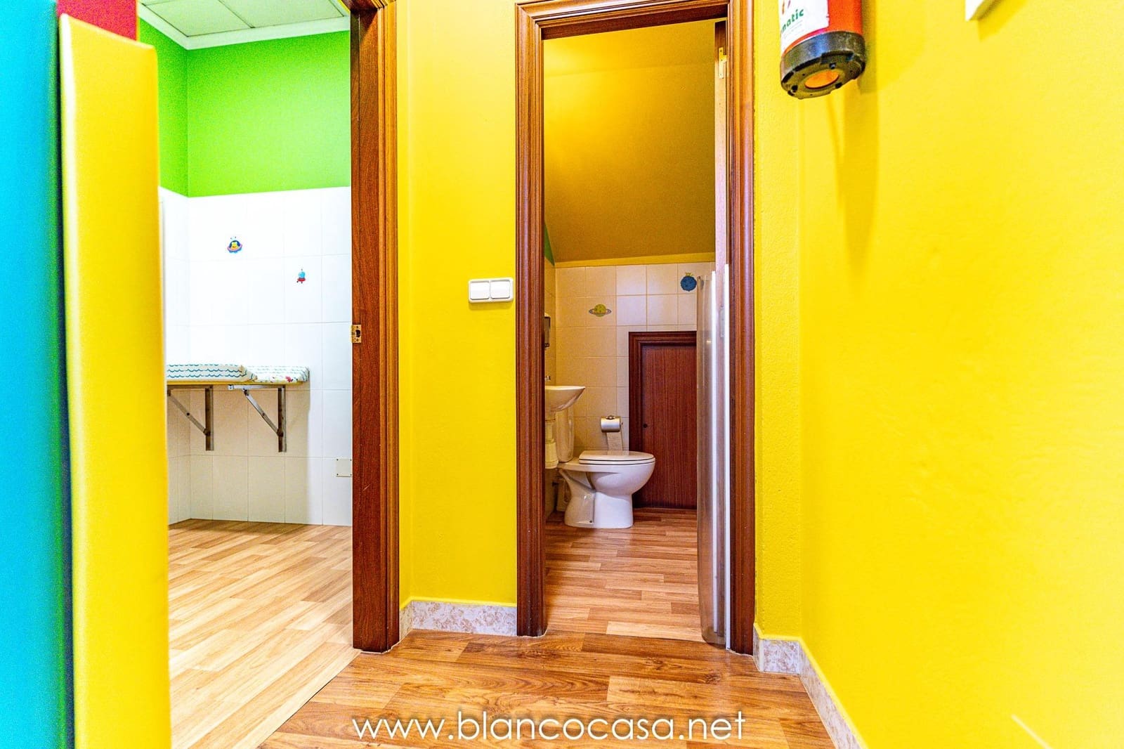 Business for rent in Carballo - € 600 (Ref: 9383421)