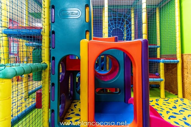 Virksomhed til leje i Carballo - € 600 (Ref: 9383421)