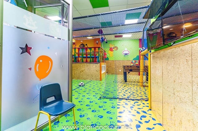 Virksomhed til leje i Carballo - € 600 (Ref: 9383421)