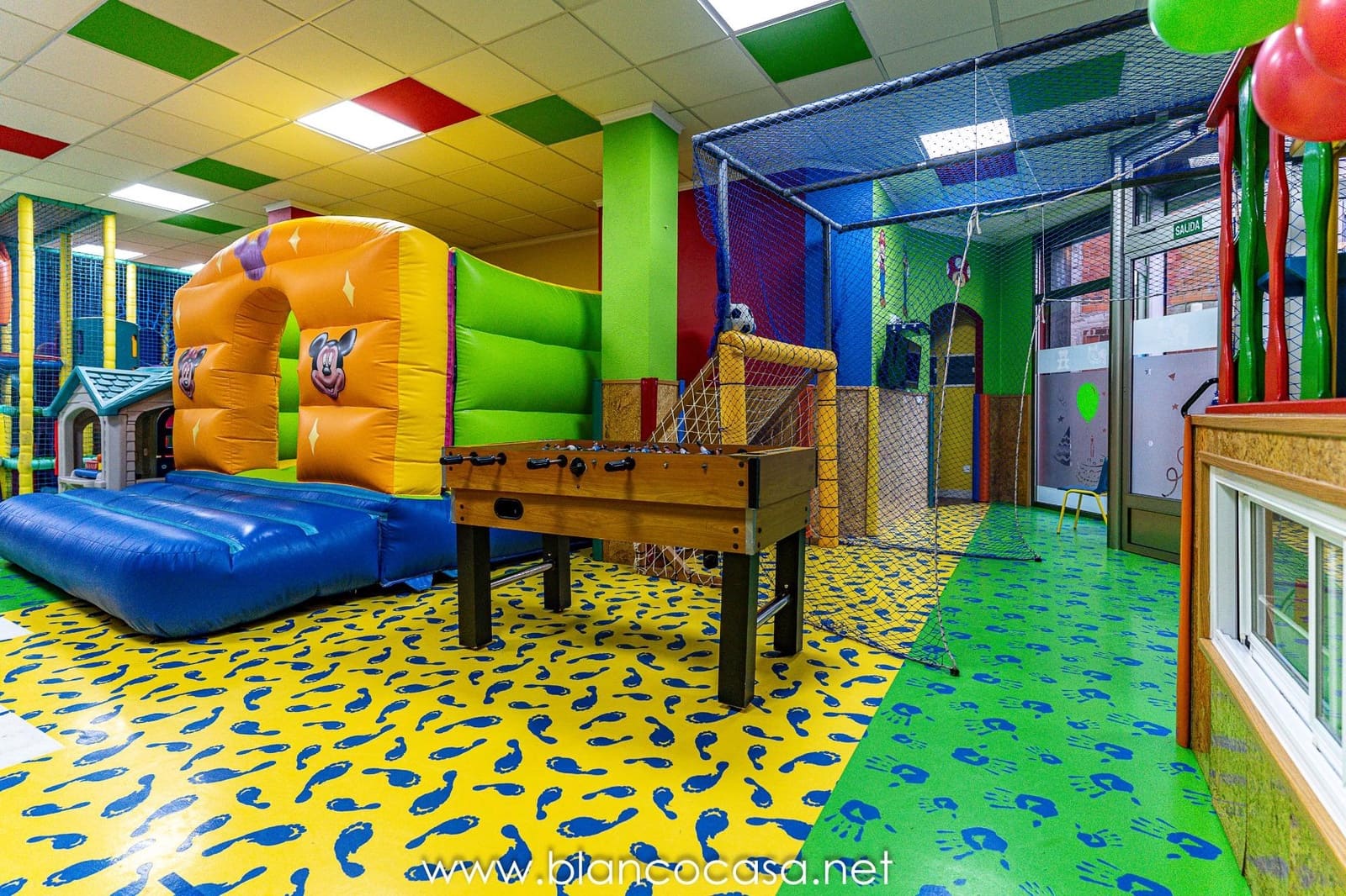 Business for rent in Carballo - € 600 (Ref: 9383421)