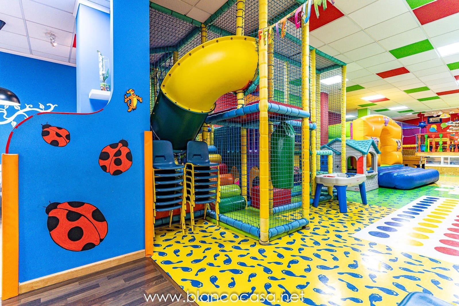 Business for rent in Carballo - € 600 (Ref: 9383421)