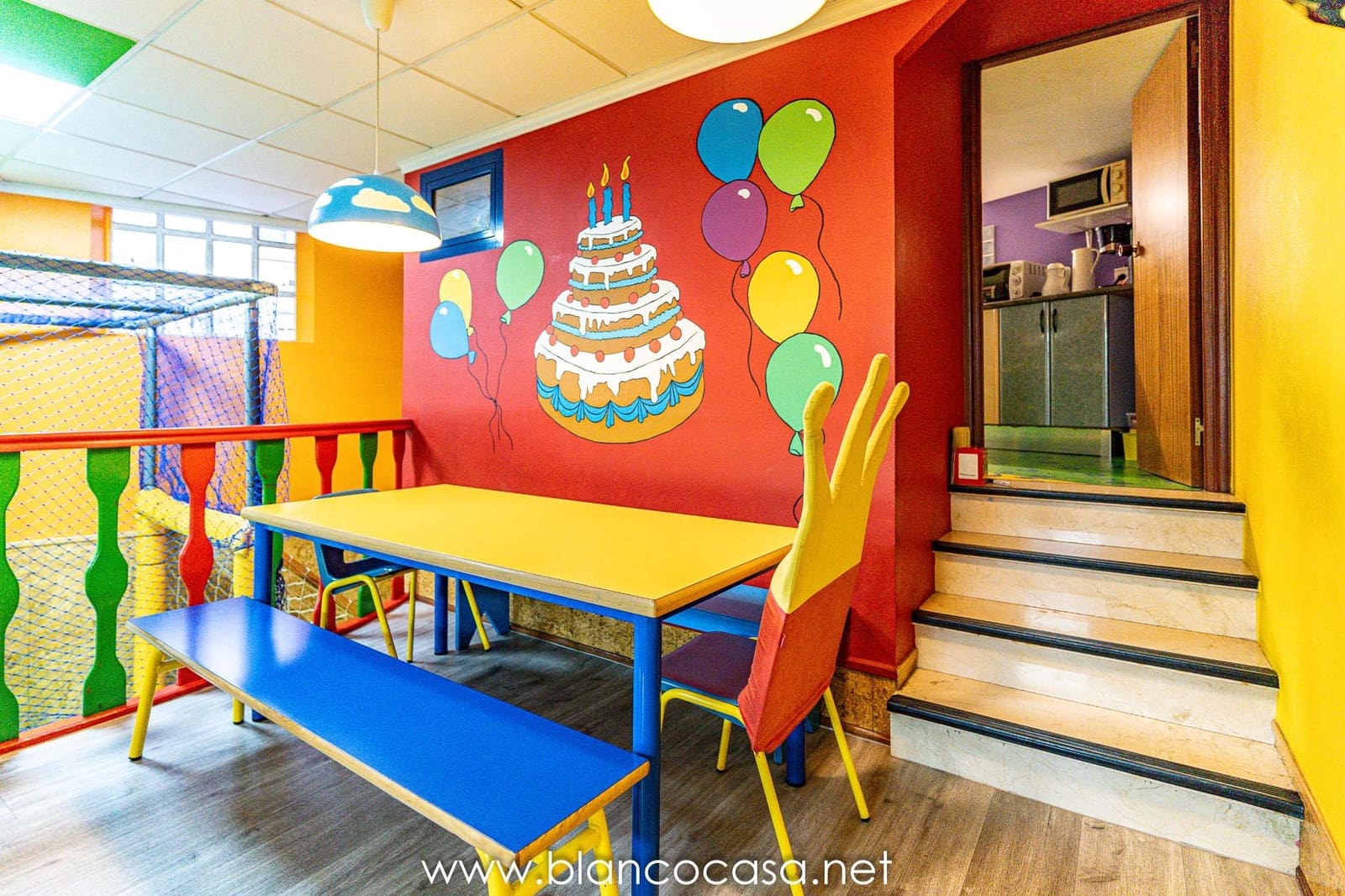 Business for rent in Carballo - € 600 (Ref: 9383421)