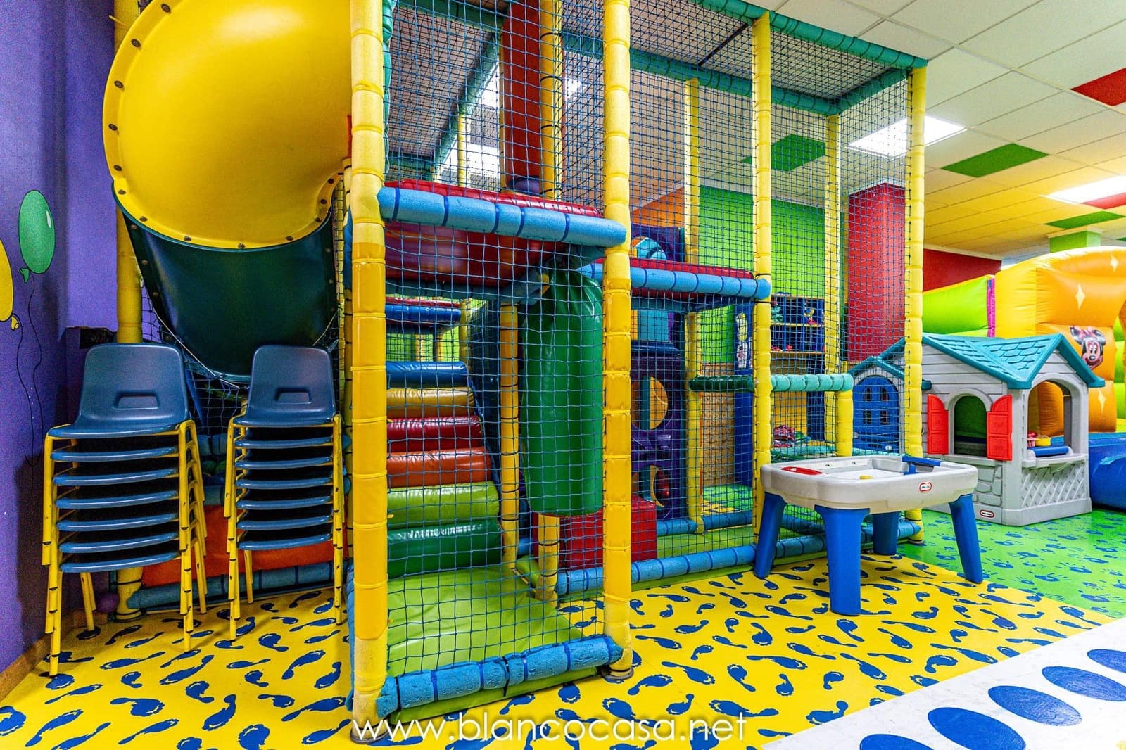 Business for rent in Carballo - € 600 (Ref: 9383421)