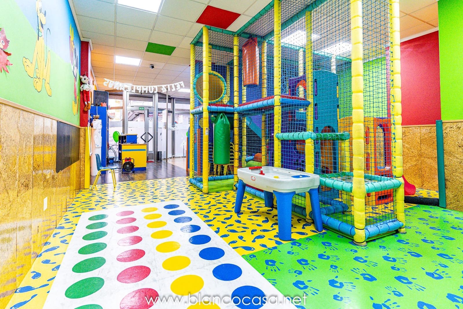 Business for rent in Carballo - € 600 (Ref: 9383421)