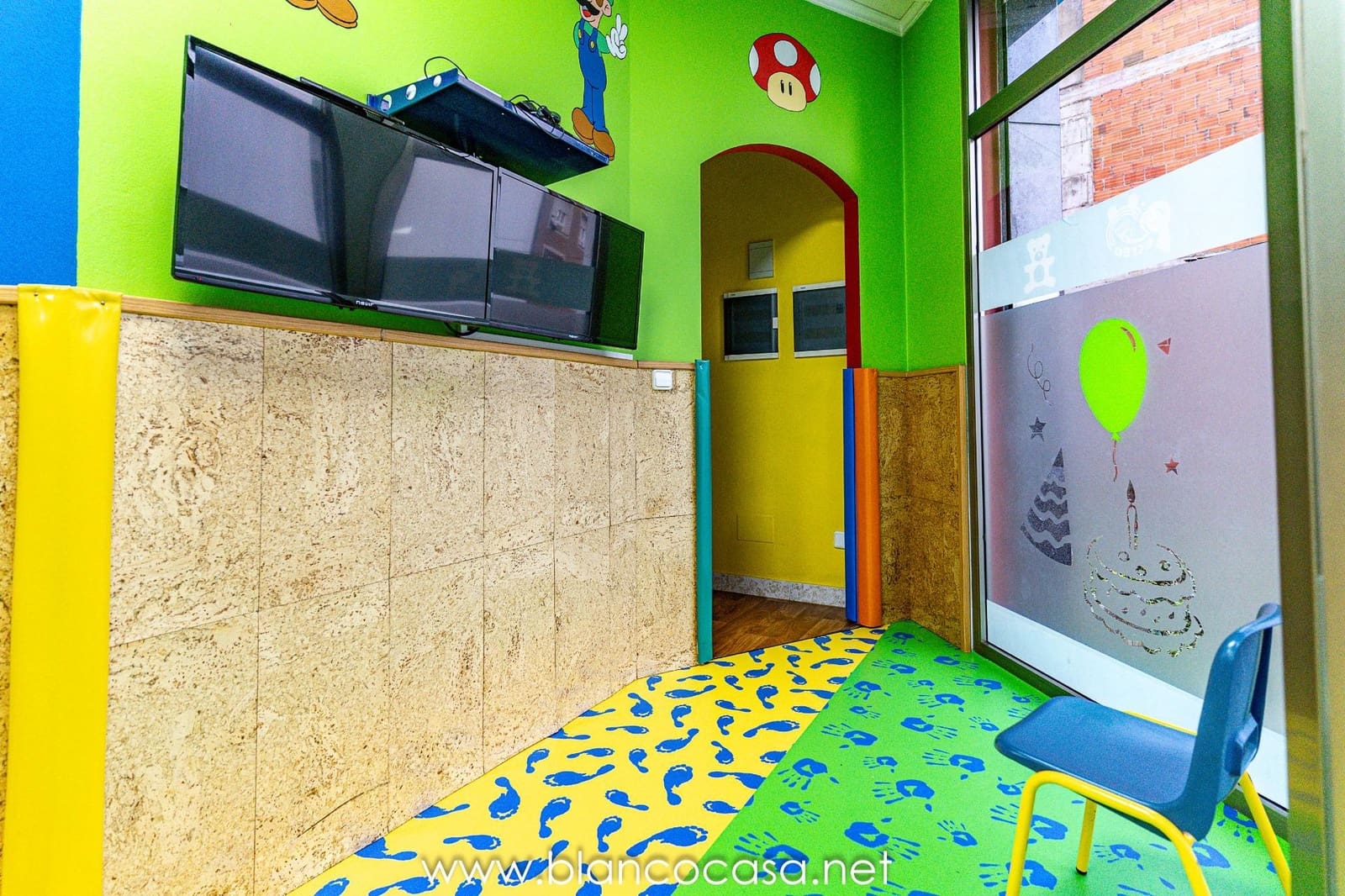 Business for rent in Carballo - € 600 (Ref: 9383421)