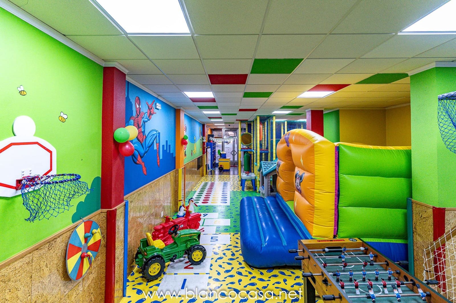 Business for rent in Carballo - € 600 (Ref: 9383421)