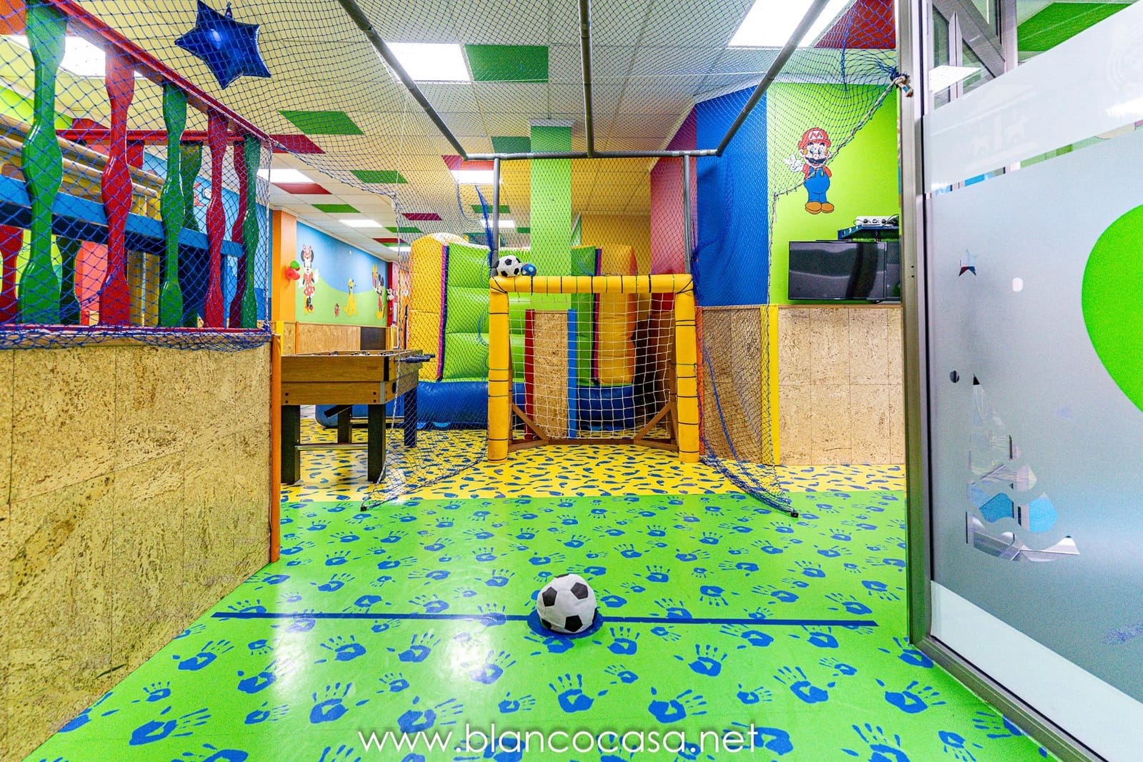 Business for rent in Carballo - € 600 (Ref: 9383421)