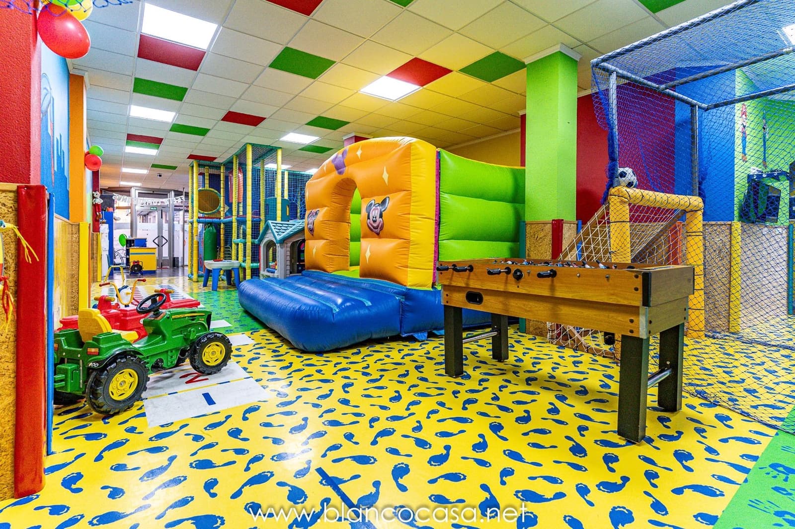 Business for rent in Carballo - € 600 (Ref: 9383421)