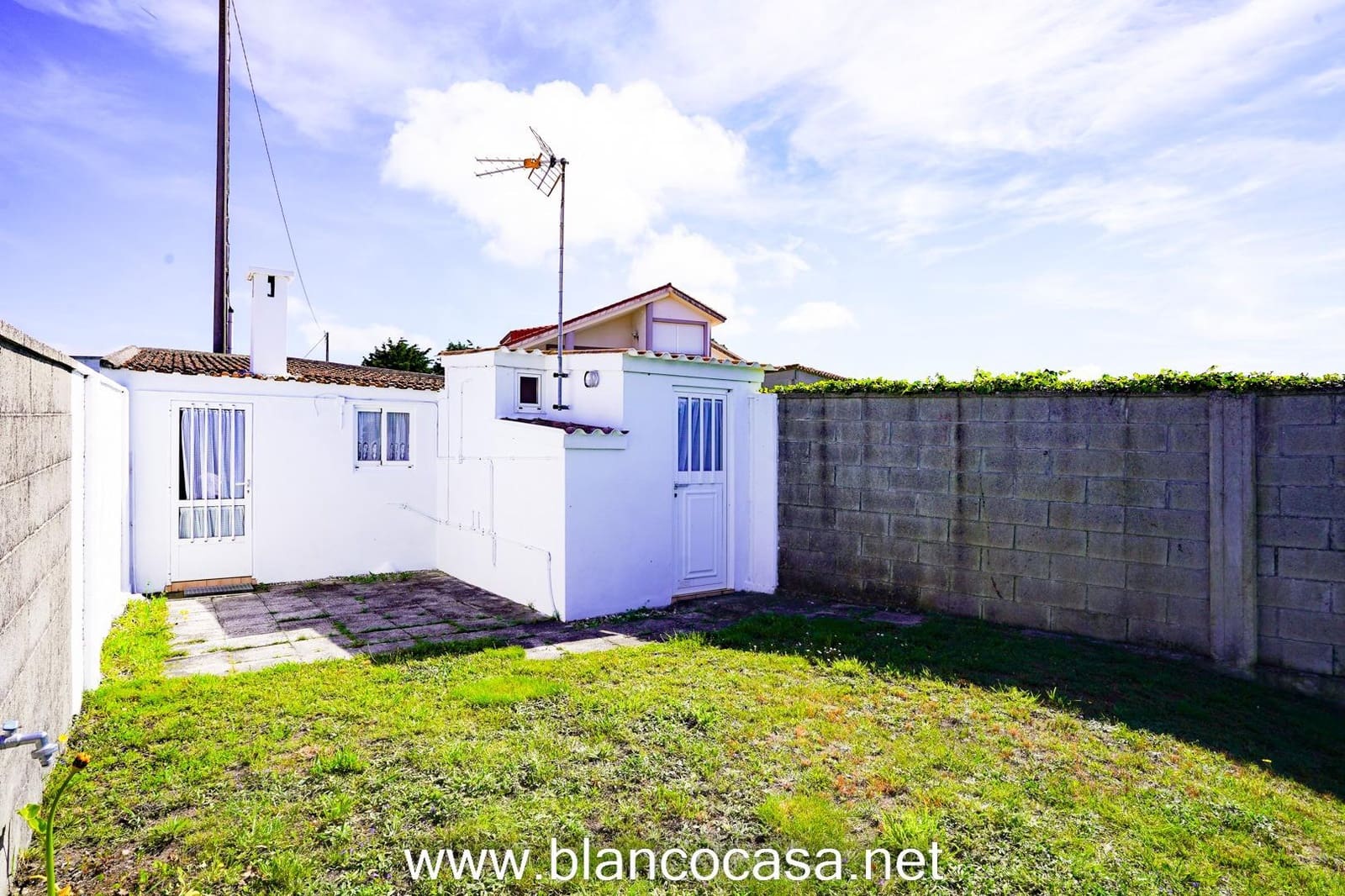 1 bedroom Finca/Country House for sale in Malpica de Bergantinos - € 85,000 (Ref: 9383422)