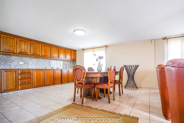 7 soverom Finca/Herregård til salgs i Malpica de Bergantiños med garasje - € 294 000 (Ref: 9383424)