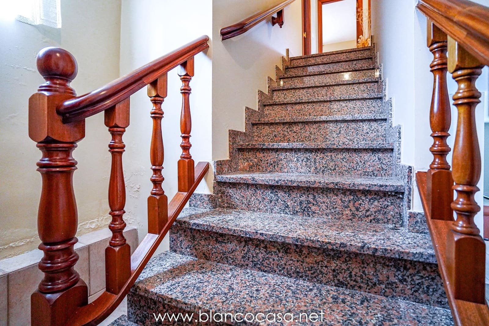 7 sypialnia Finka/Dom wiejski na sprzedaż w Malpica de Bergantinos z garażem - 294 000 € (Ref: 9383424)