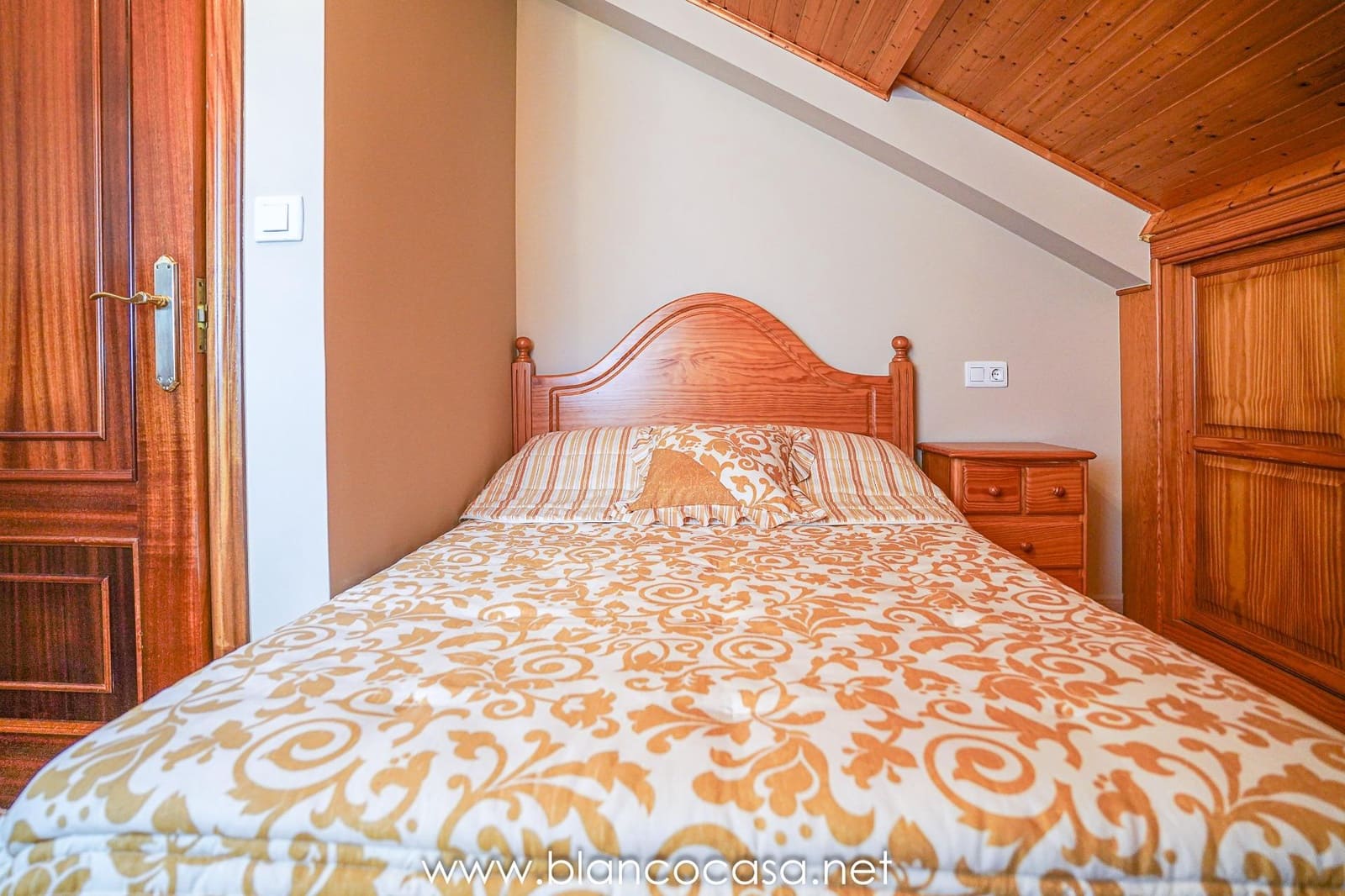 7 sypialnia Finka/Dom wiejski na sprzedaż w Malpica de Bergantinos z garażem - 294 000 € (Ref: 9383424)