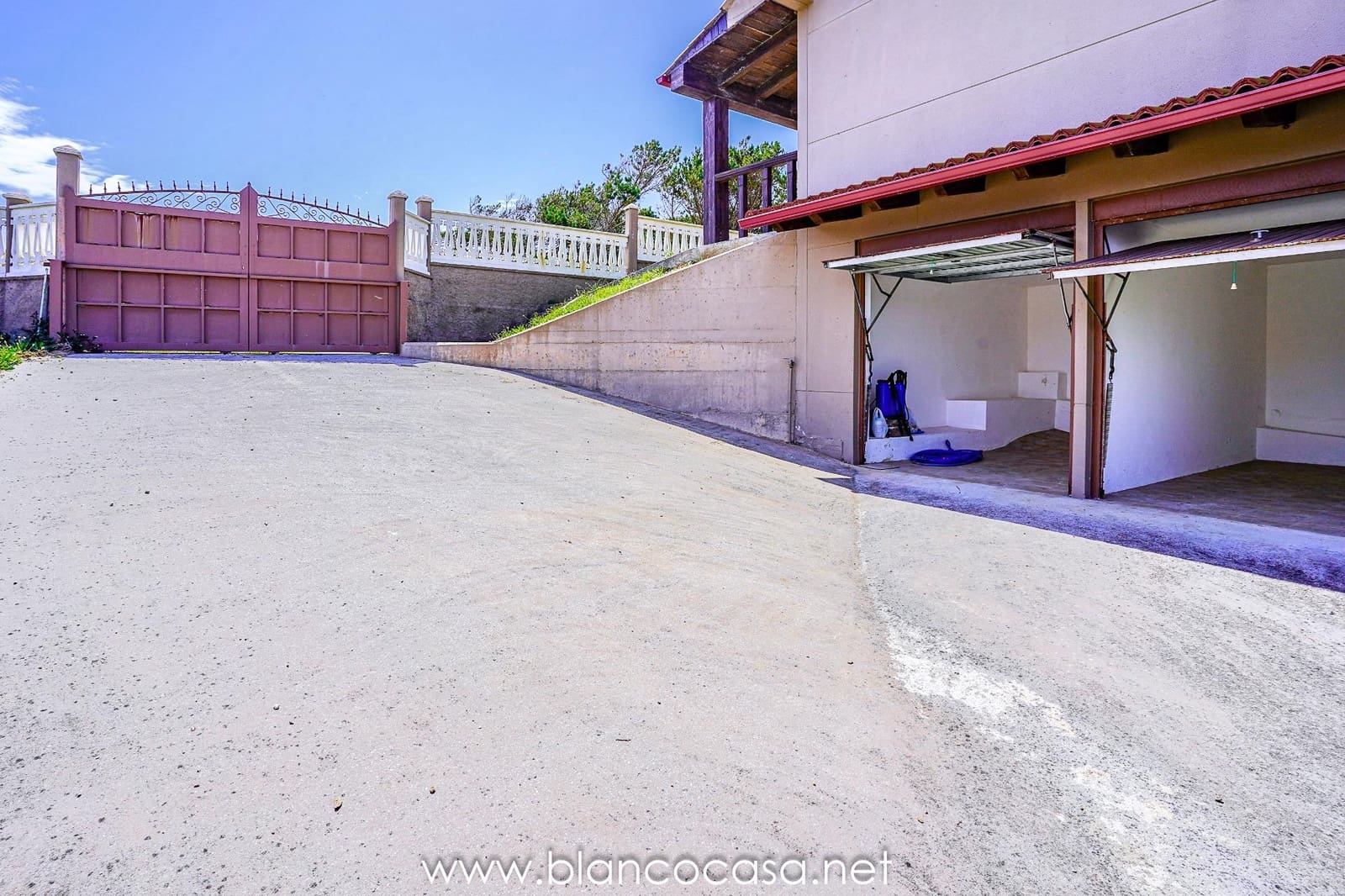 7 sypialnia Finka/Dom wiejski na sprzedaż w Malpica de Bergantinos z garażem - 294 000 € (Ref: 9383424)