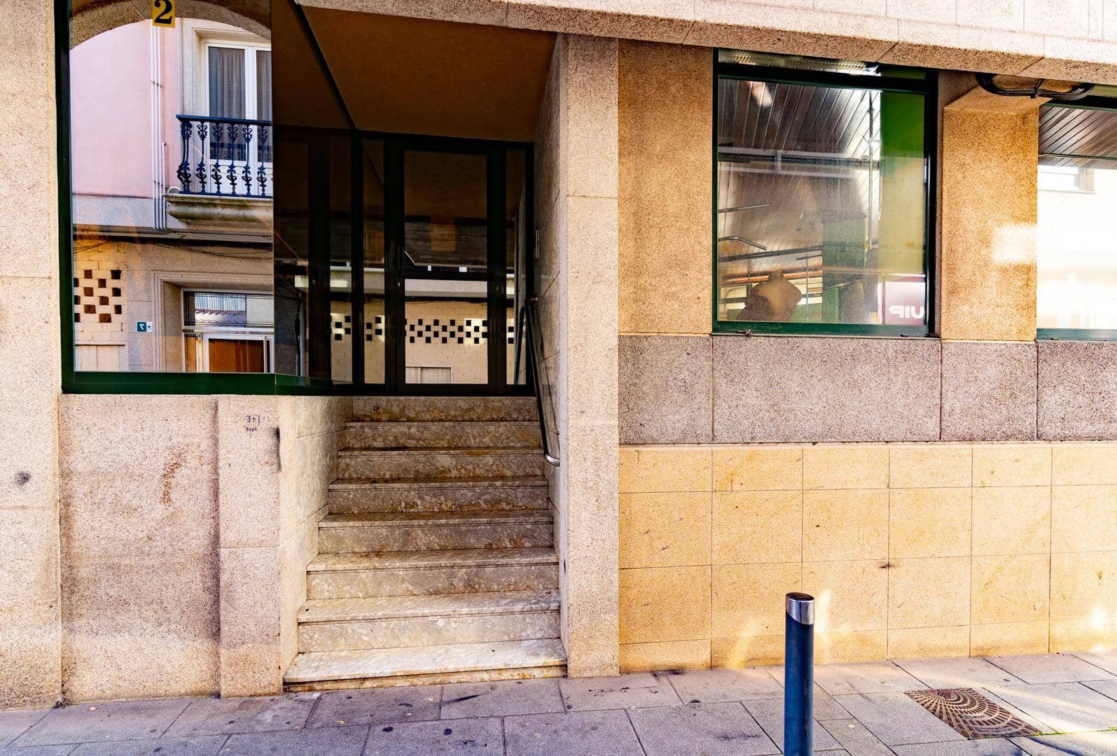 Commercieel te koop in Carballo - € 84.900 (Ref: 9383425)