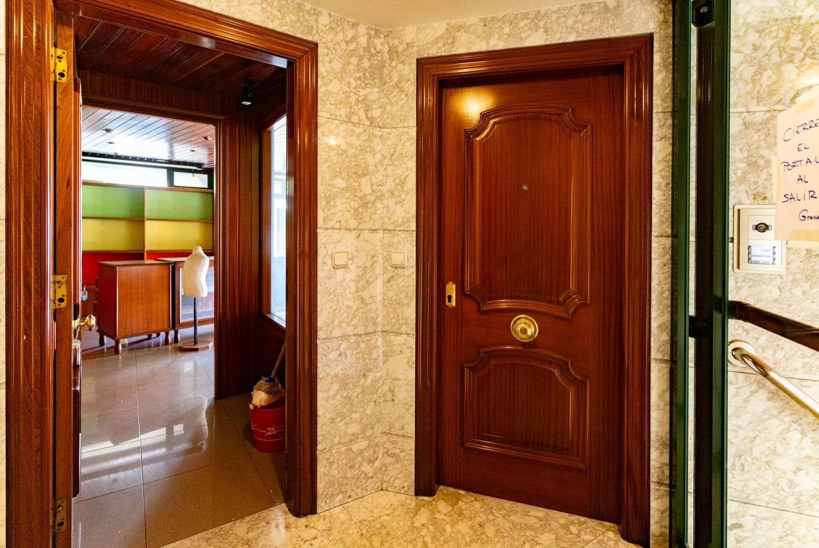 Commercieel te koop in Carballo - € 84.900 (Ref: 9383425)