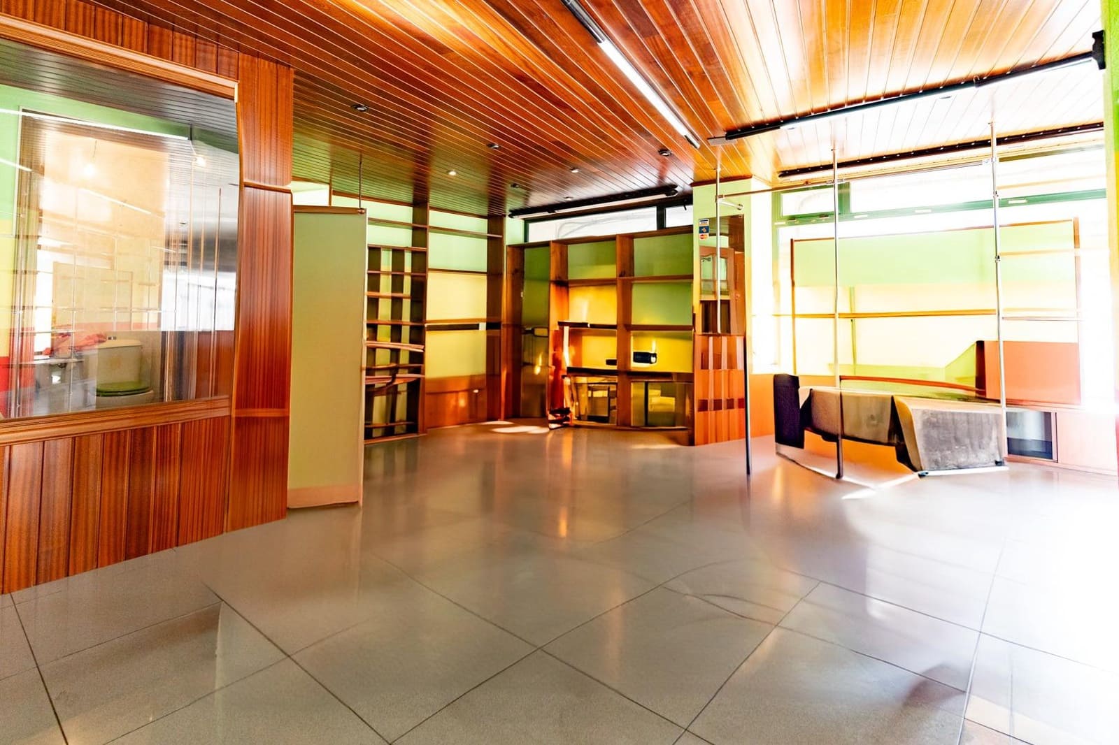 Commercieel te koop in Carballo - € 84.900 (Ref: 9383425)