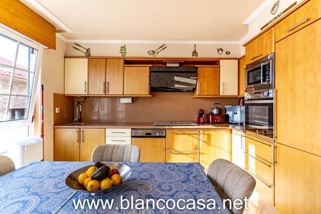 3 soverom Hus til salgs i Malpica de Bergantiños med garasje - € 245 000 (Ref: 9383427)