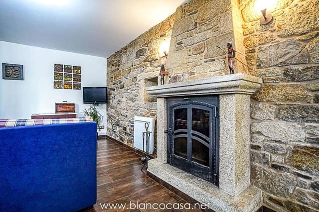 4 bedroom Townhouse for sale in Vimianzo - € 194,999 (Ref: 9383428)