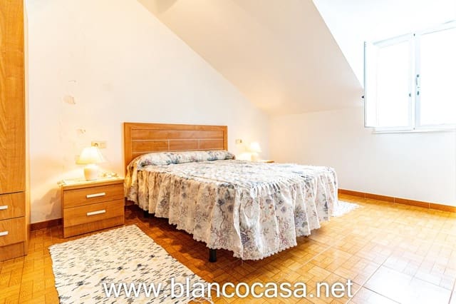 3 bedroom Townhouse for sale in Ponteceso - € 109,900 (Ref: 9383429)