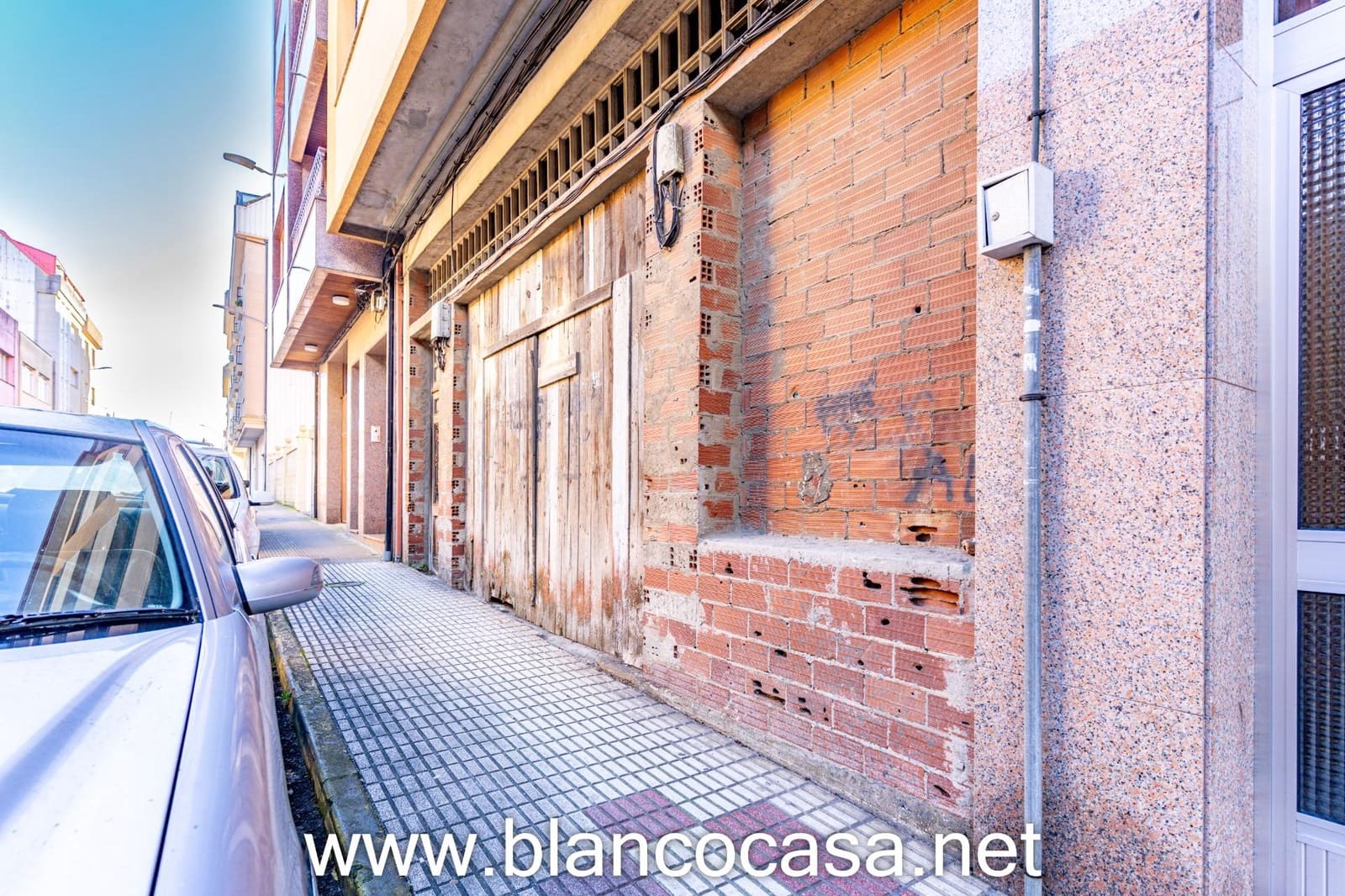 Kommersiell til salgs i Carballo med garasje - € 67 000 (Ref: 9383430)