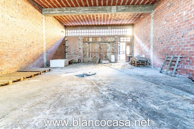 Kommersiell til salgs i Carballo med garasje - € 67 000 (Ref: 9383430)