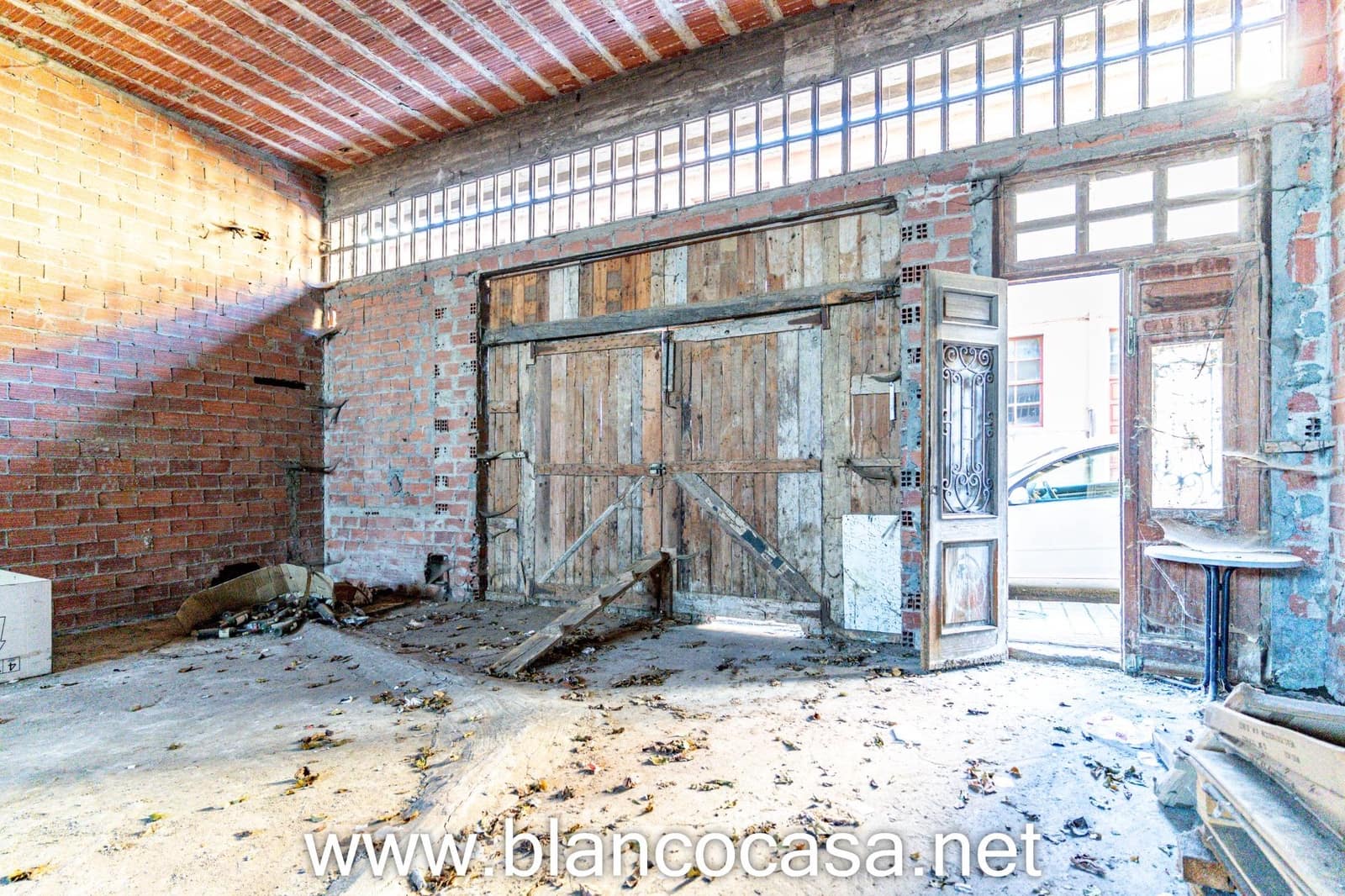 Kommersiell til salgs i Carballo med garasje - € 67 000 (Ref: 9383430)