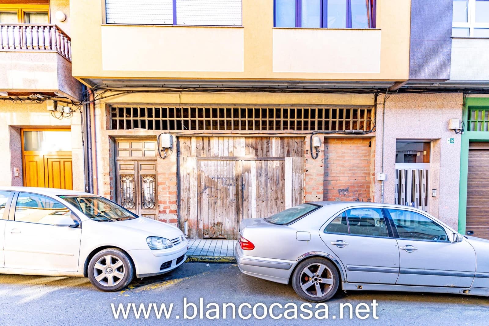 Kommersiell til salgs i Carballo med garasje - € 67 000 (Ref: 9383430)