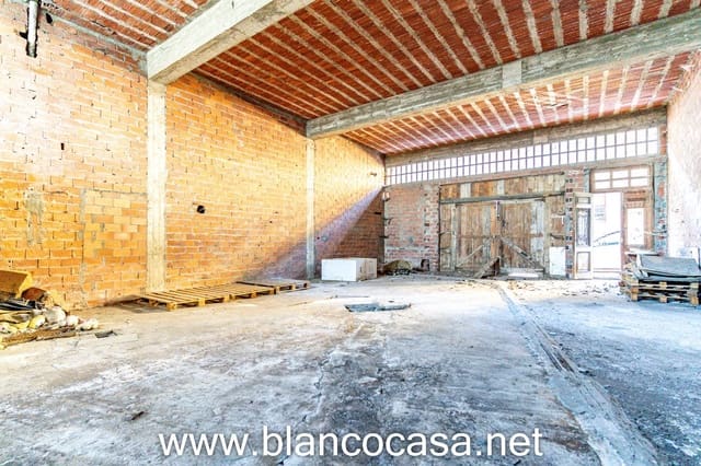 Kommersiell til salgs i Carballo med garasje - € 67 000 (Ref: 9383430)