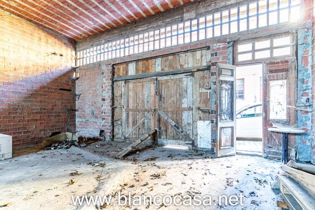 Kommersiell til salgs i Carballo med garasje - € 67 000 (Ref: 9383430)