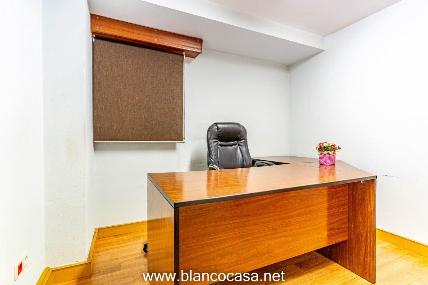 Biuro na sprzedaż w Carballo - 94 000 € (Ref: 9383432)