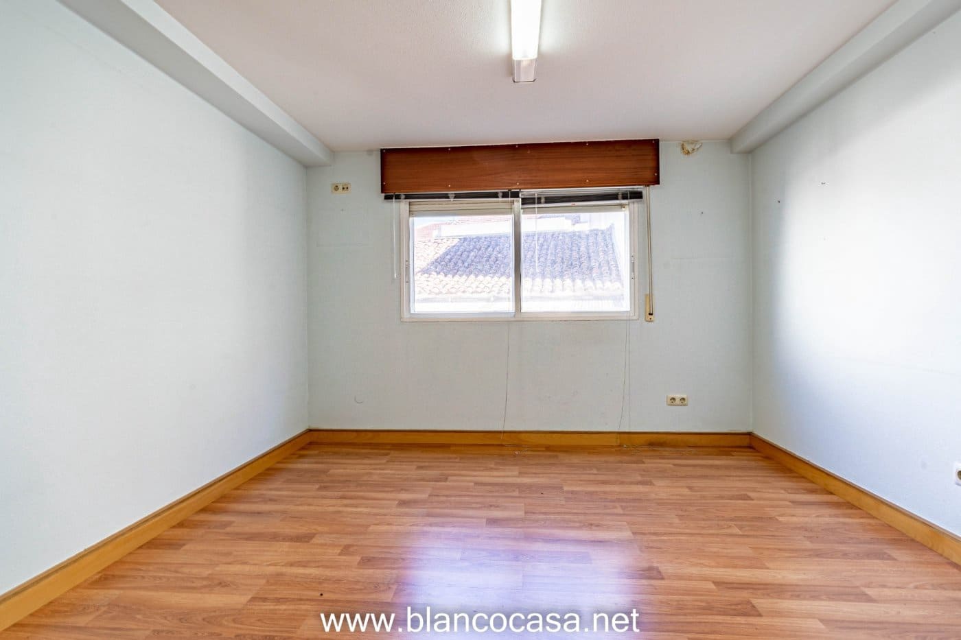 Biuro na sprzedaż w Carballo - 94 000 € (Ref: 9383432)