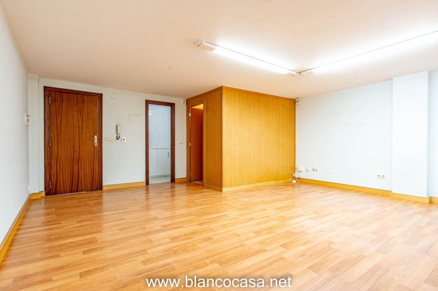 Biuro na sprzedaż w Carballo - 94 000 € (Ref: 9383432)