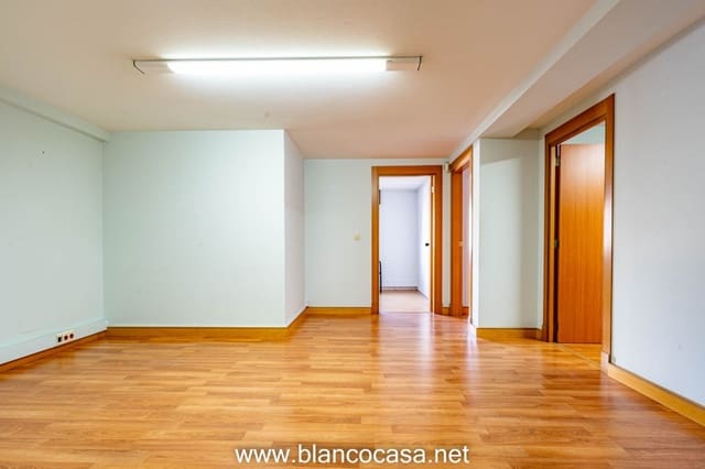 Kontor til salgs i Carballo - € 94 000 (Ref: 9383432)