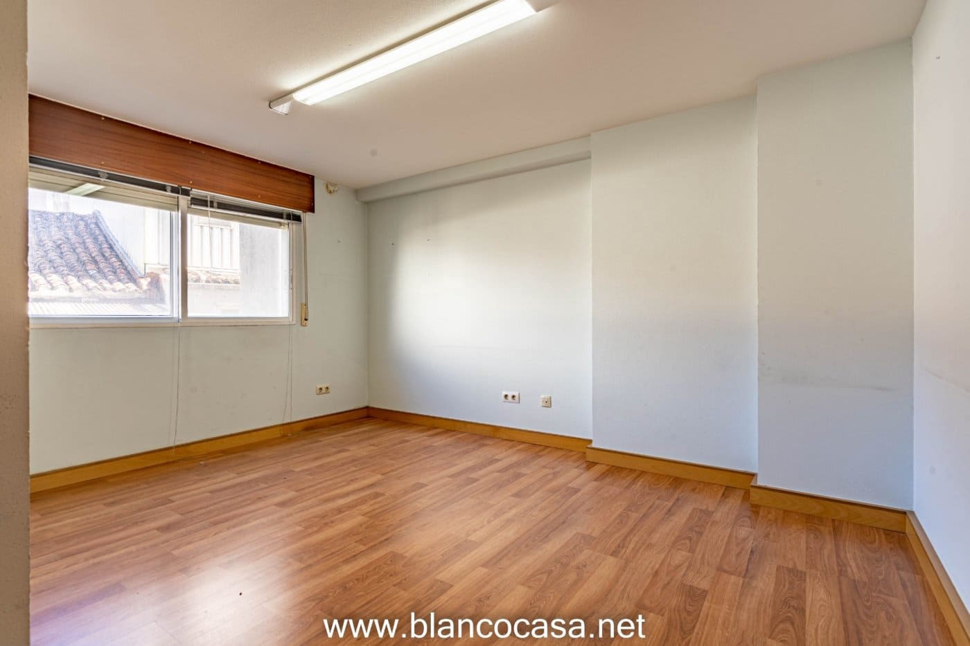 Biuro na sprzedaż w Carballo - 94 000 € (Ref: 9383432)