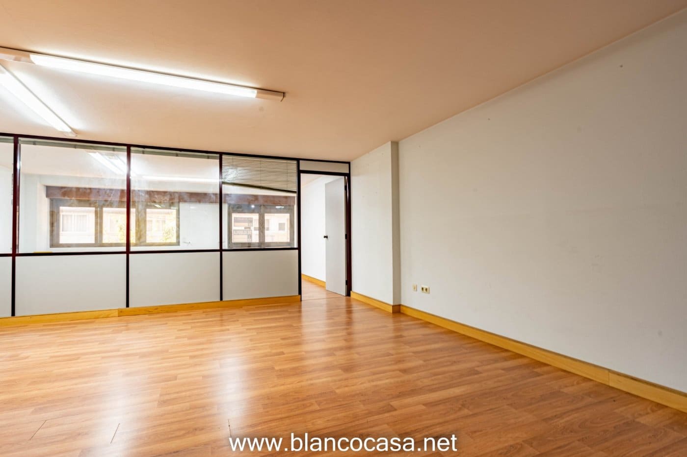 Biuro na sprzedaż w Carballo - 94 000 € (Ref: 9383432)