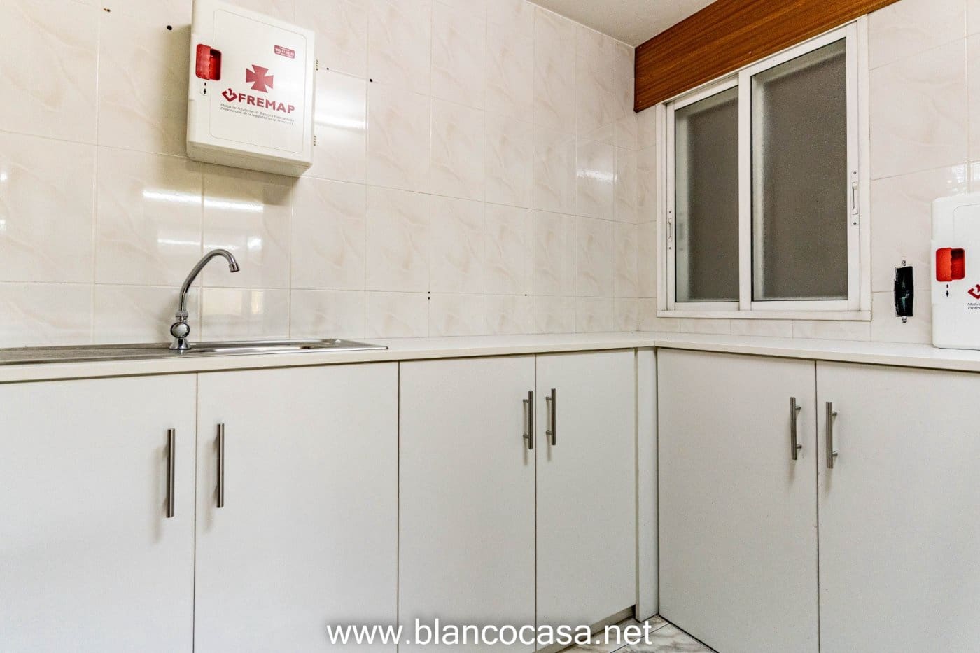 Biuro na sprzedaż w Carballo - 94 000 € (Ref: 9383432)