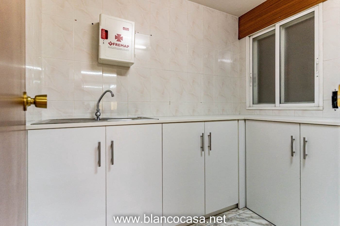 Biuro na sprzedaż w Carballo - 94 000 € (Ref: 9383432)