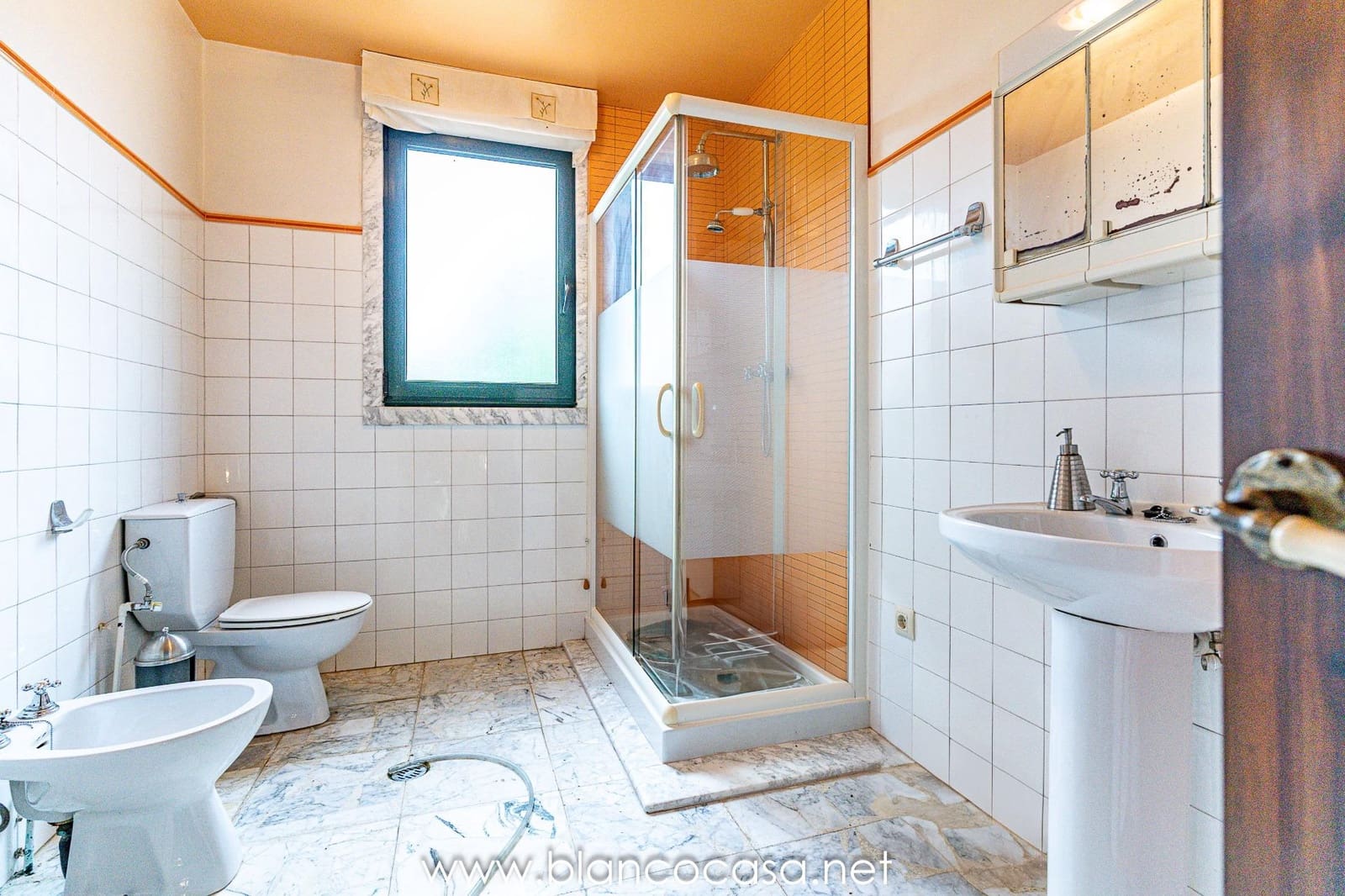 5 bedroom Finca/Country House for sale in Coristanco - € 129,990 (Ref: 9383434)