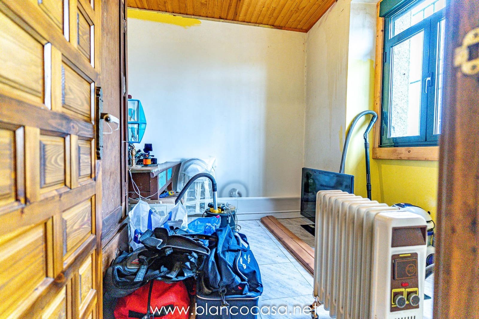 5 bedroom Finca/Country House for sale in Coristanco - € 129,990 (Ref: 9383434)