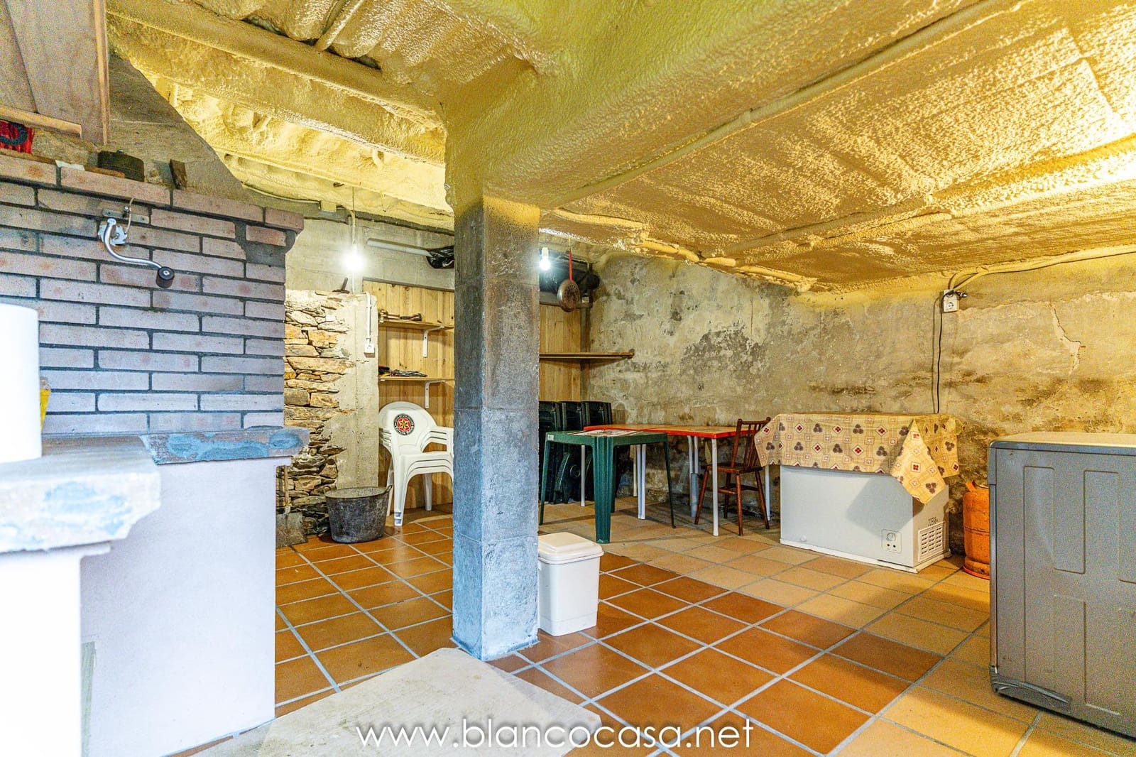 5 bedroom Finca/Country House for sale in Coristanco - € 129,990 (Ref: 9383434)