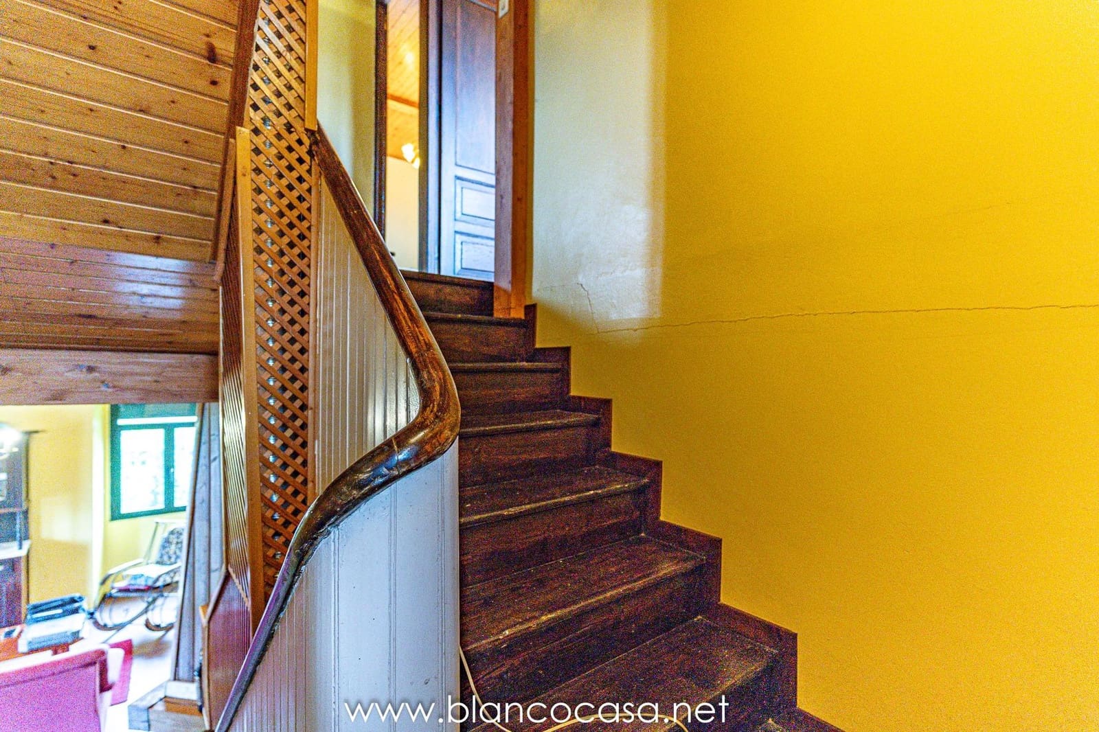 5 bedroom Finca/Country House for sale in Coristanco - € 129,990 (Ref: 9383434)