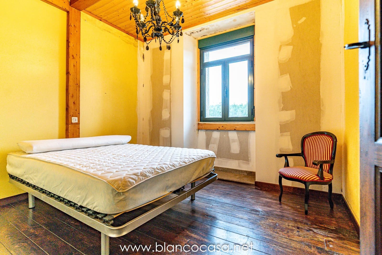 5 bedroom Finca/Country House for sale in Coristanco - € 129,990 (Ref: 9383434)