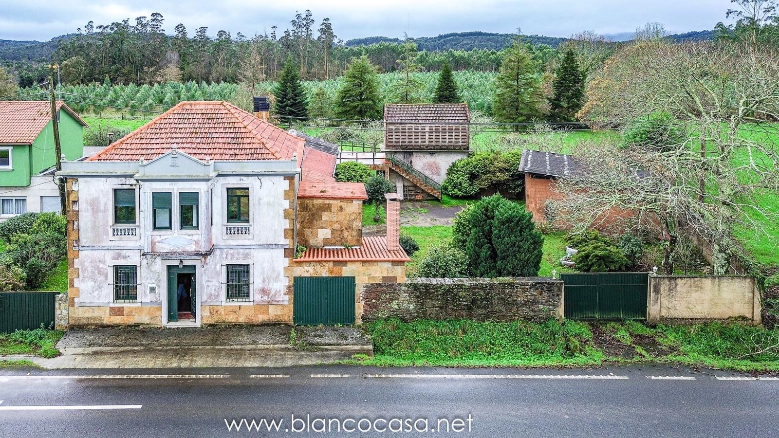 5 bedroom Finca/Country House for sale in Coristanco - € 129,990 (Ref: 9383434)