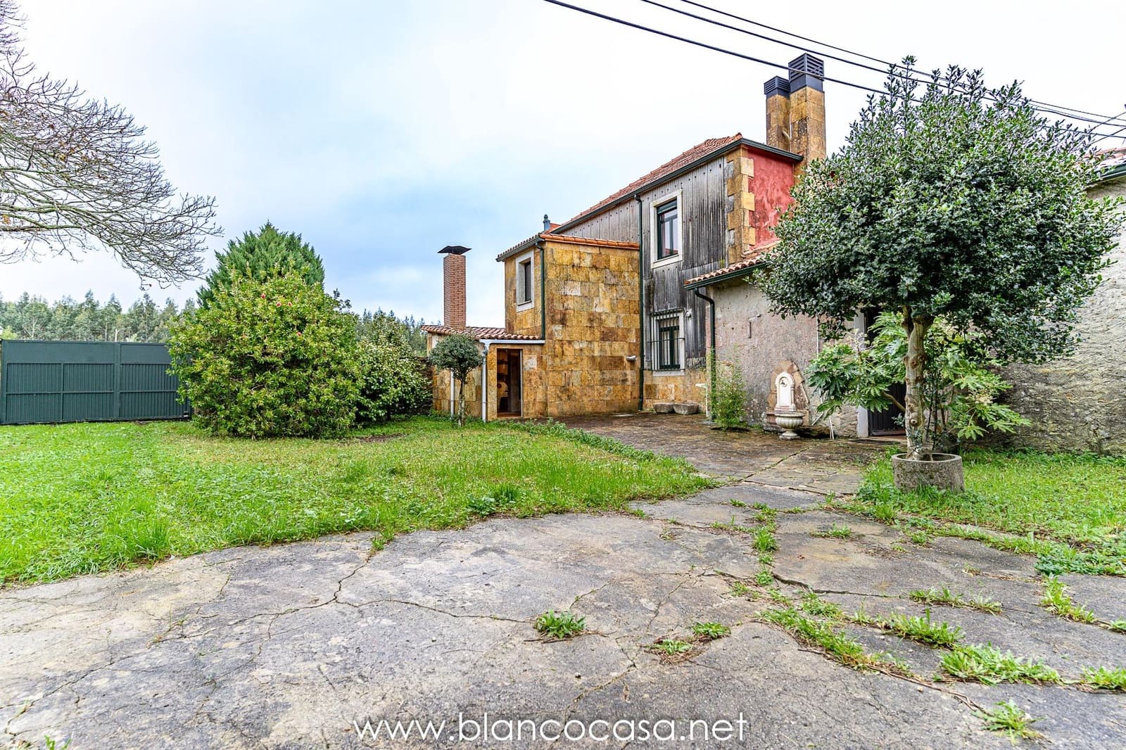 5 bedroom Finca/Country House for sale in Coristanco - € 129,990 (Ref: 9383434)