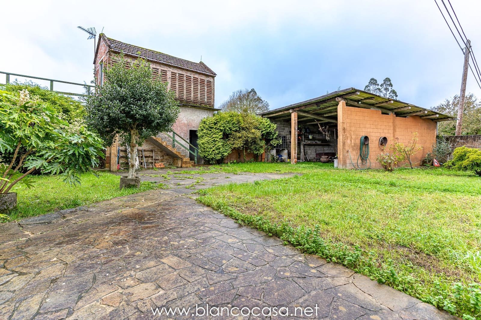 5 bedroom Finca/Country House for sale in Coristanco - € 129,990 (Ref: 9383434)