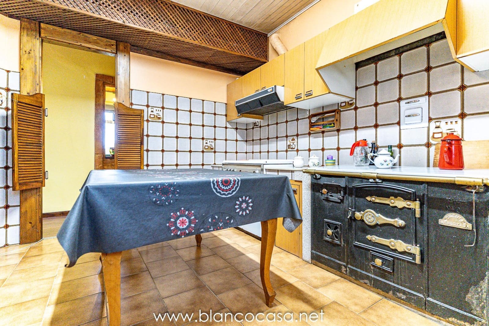 5 bedroom Finca/Country House for sale in Coristanco - € 129,990 (Ref: 9383434)